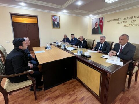 Energetika naziri Bərdədə vətəndaşları qəbul edib