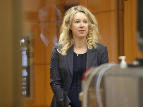 Dünyanın ən gənc milyarder qadınını 11 illik həbs cəzası gözləyir