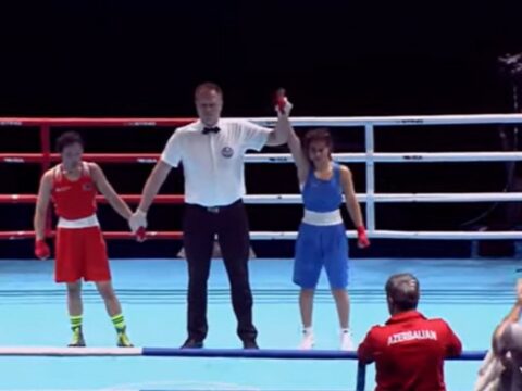 Qadın boksçumuz rəqibini rinqə çıxmağa peşman etdi