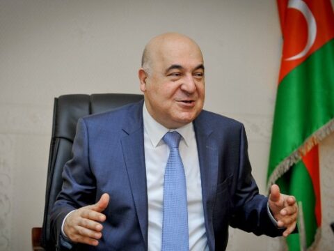 Dibdə dibi qaşımaq…
