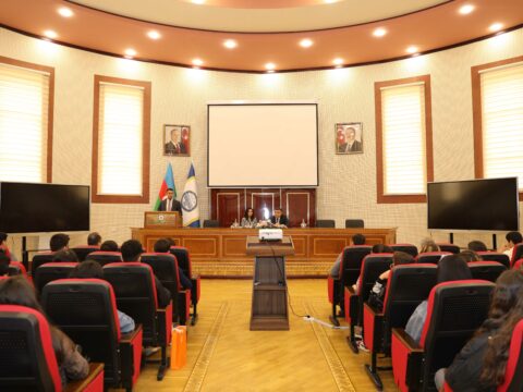 XİN-in idarə rəisi BDU tələbələri ilə görüşüb