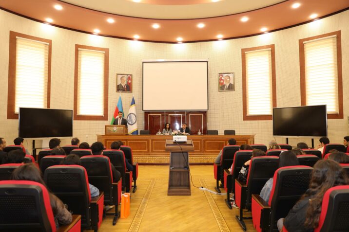 XİN-in idarə rəisi BDU tələbələri ilə görüşüb