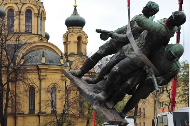 Estoniyada 240-dan çox sovet abidəsi söküləcək