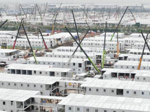 Çində nəhəng karantin düşərgəsi tikilir