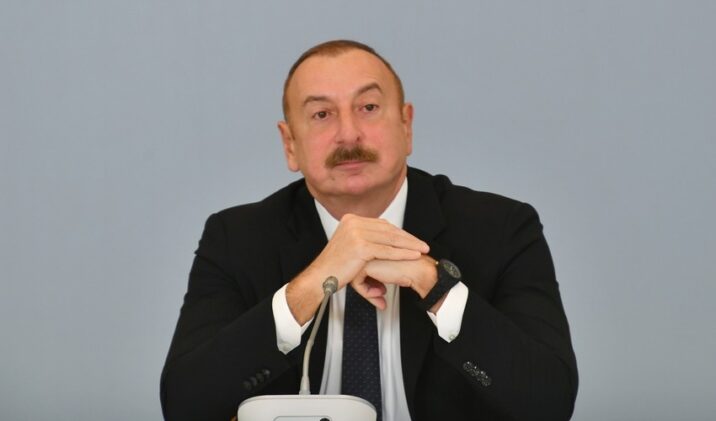 “Başqa çox yekəxana şərhlər də səsləndirildi ki…”