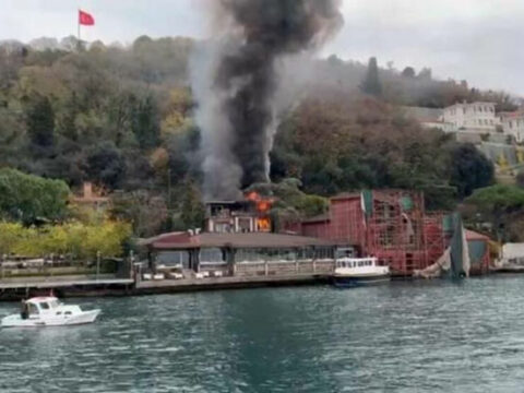 İstanbulda restoranda güclü yanğın – VİDEO