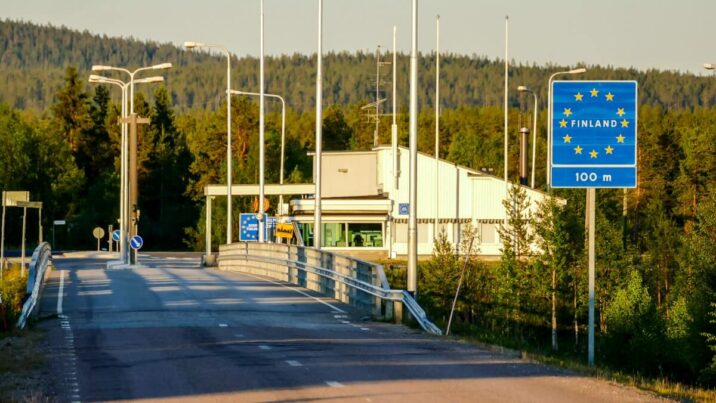 Ruslar saxta sənədlə Finlandiyaya qaçır