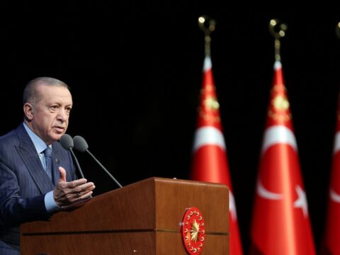 Ərdoğan: "Türkiyə iqtisadiyyatı 3,9% böyüyüb"