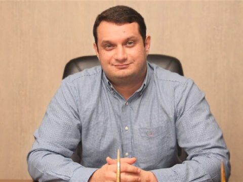 Həbsdə olan baş həkimin cəzası azaldıldı