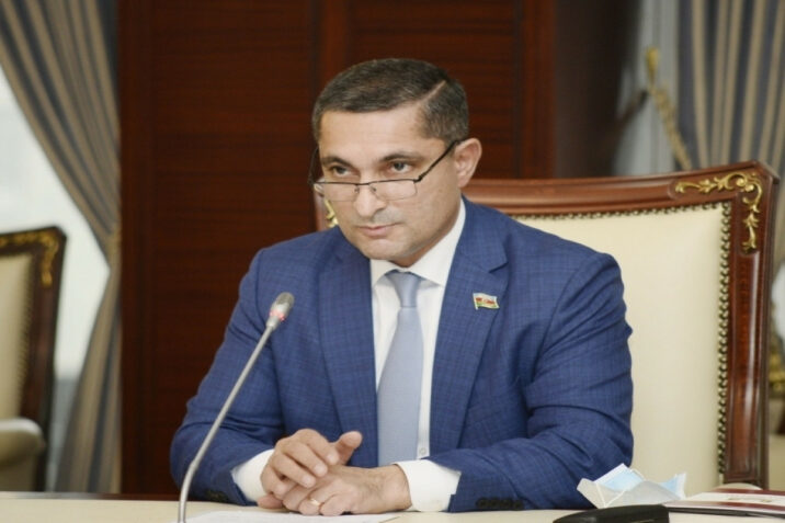 Fransalı deputatlar öz ölkələrini ifşa etdilər