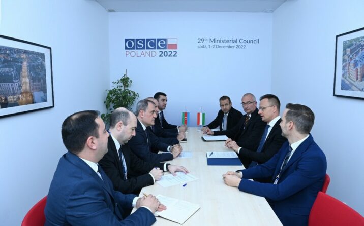 Ceyhun Bayramov macarıstanlı həmkarını postmünaqişə dövrü barədə məlumatlandırıb
