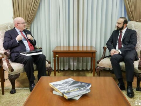 Mirzoyan ABŞ rəsmisilə Azərbaycanı müzakirə etdi