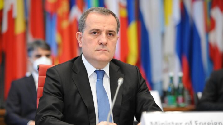 Ceyhun Bayramov Rusiyaya getdi
