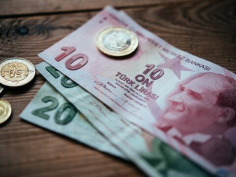 Türkiyədə inflyasiya 18 ayda ilk dəfə azaldı