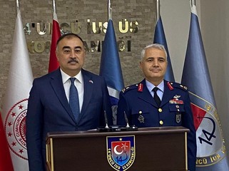 Azərbaycan səfiri Türkiyə hərbi bazasında