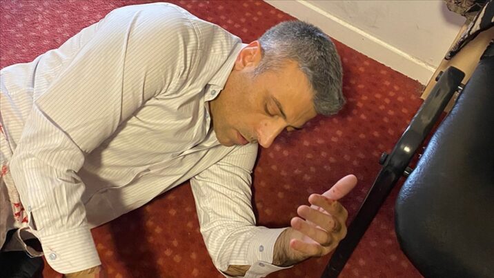 Türkiyədə partiya sədri bıçaqlandı 