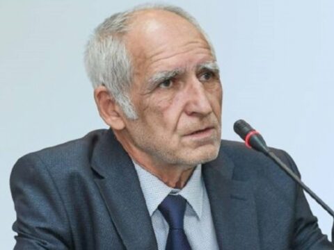 “Məlumatlı olmaq, hələ heç də savadlı olmaq demək deyil…”