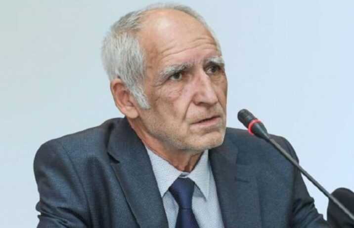“Məlumatlı olmaq, hələ heç də savadlı olmaq demək deyil…”