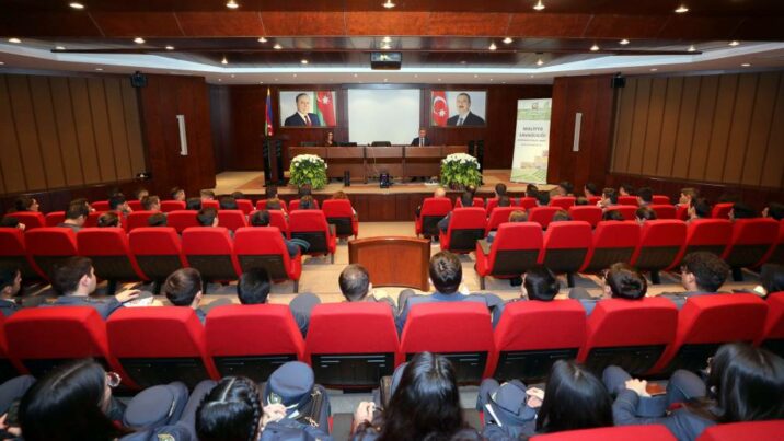 Gömrük Akademiyasının tələbələri üçün maliyyə savadlılığı mövzusunda seminar keçirilib