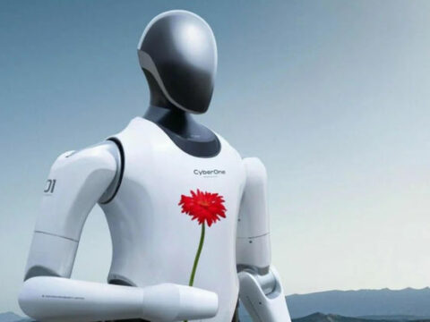 İnsanabənzər təbilçi robot nümayiş olundu – VİDEO