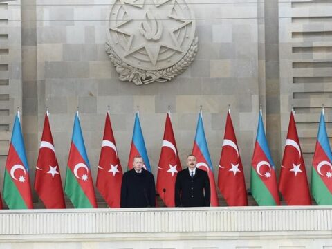 Zəfər paradından iki il keçir
