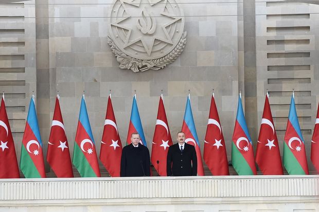 Zəfər paradından iki il keçir