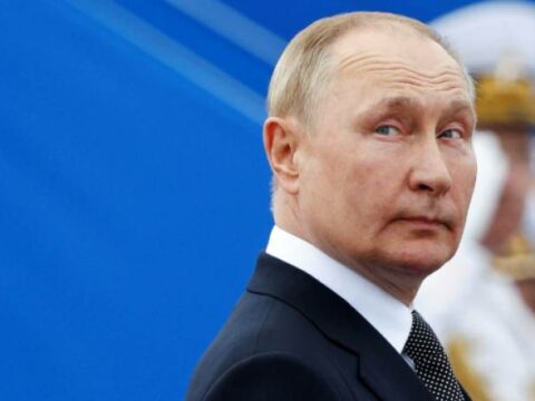 Putin mətbuat konfransını niyə təxirə saldı?