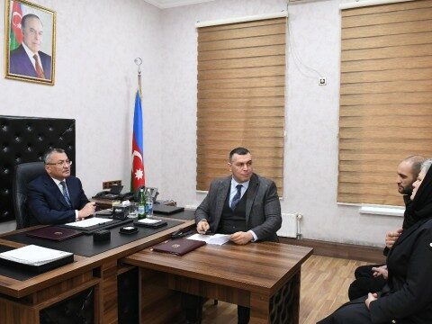 Rövşən Rzayev vətəndaşları qəbul etdi