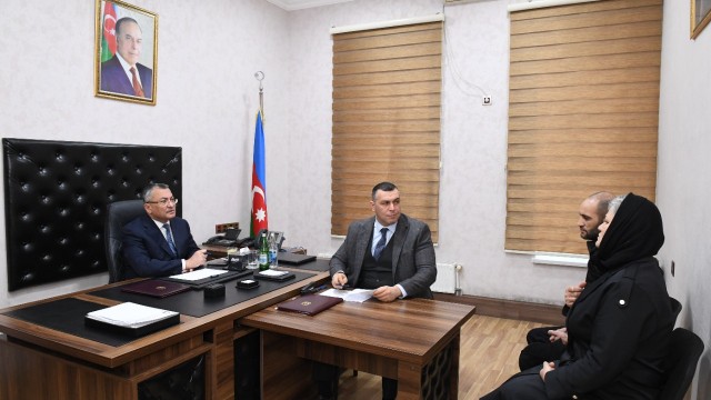 Rövşən Rzayev vətəndaşları qəbul etdi