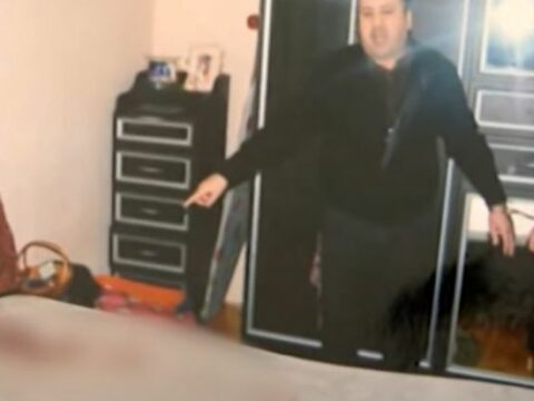 Anasının yanında dediyi sözə görə arvadını döyüb öldürdü