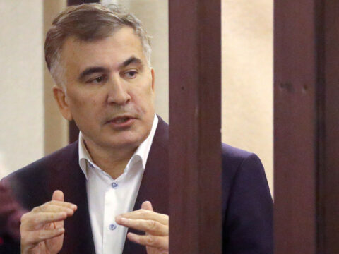 Saakaşvili aclıq aksiyasını dayandırdı
