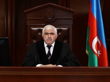 Sabunçu məhkəməsinin hakiminin səlahiyyətlərinə xitam verildi 