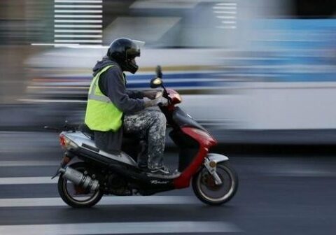 Moped sürənlərdən sürücülük vəsiqəsi tələb olunacaq