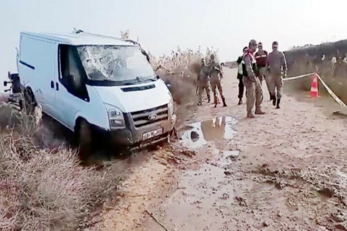 Miqrantları daşıyan avtobus kanala düşdü