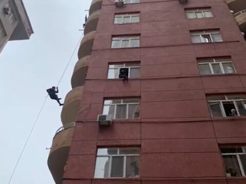FHN xilasediciləri Yasamalda intihara cəhdin qarşısını aldı