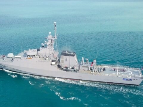 106 matrosun olduğu hərbi gəmi BATDI