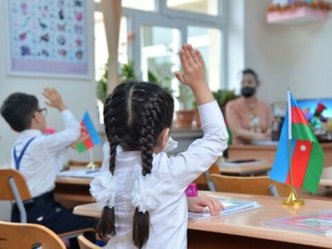 Bakıda müəllimlərin orta aylıq əməkhaqqı açıqlandı