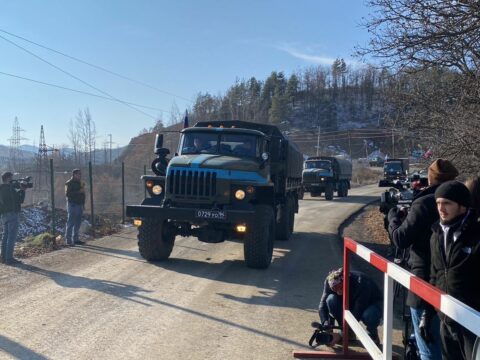 Sülhməramlıların daha 6 maşını Laçın yolundan keçdi