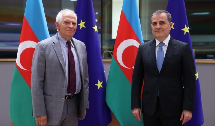 Aİ nümayəndəsi Ceyhun Bayramovla Laçın yolundakı durumu müzakirə edib