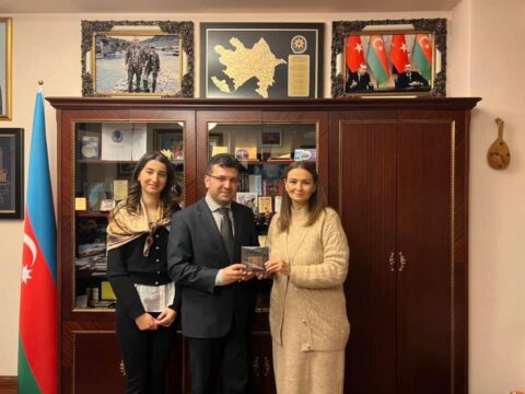 Qənirə Paşayeva tanınmış drijor Əyyub Quliyevlə görüşüb