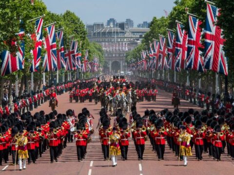 Britaniya hərbi xərclərini 1 milyard artıracaq 