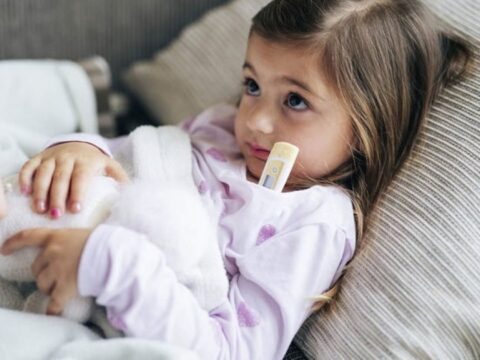 Uşaqlar arasında virus yayılır – Əlamətləri bunlardır