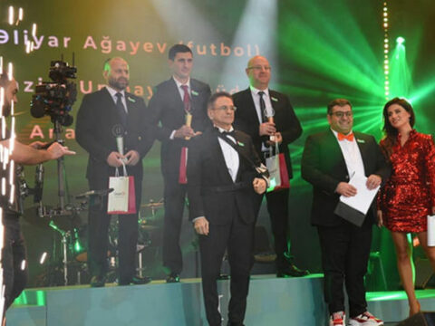 Mədət Quliyev nazirliyin tədbirinə qolu sarğılı gəldi
