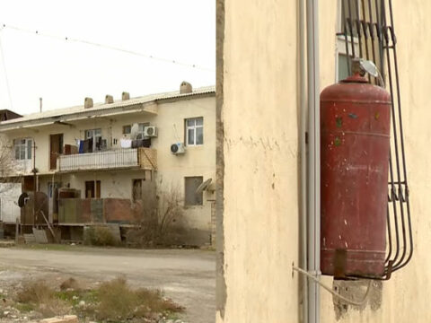 Qaradağda təhlükəli binaya sahib çıxan qurum yoxdur
