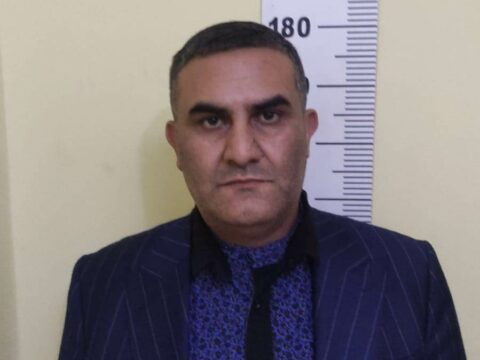 Vətəndaşı şantaj edib 44 000 manatını əlindən ALDI