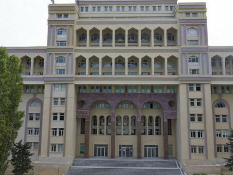 Azərbaycan Tibb Universitetinin əməkdaşlarının maaşı artırıldı