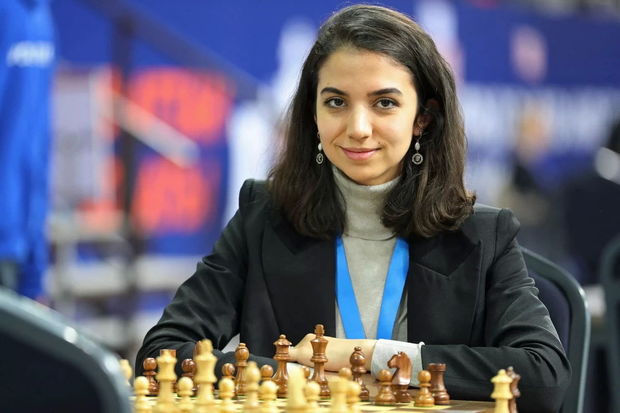 İran dünya çempionatında hicabını çıxaran şahmatçıdan imtina etdi