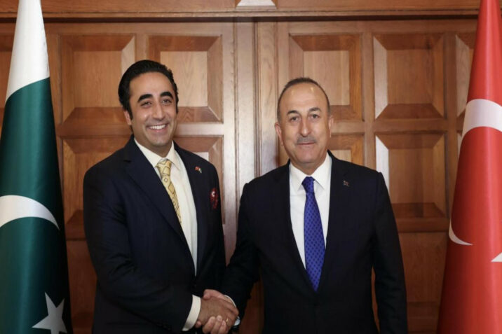 Çavuşoğlu pakistanlı həmkarı ilə müzakirə apardı 