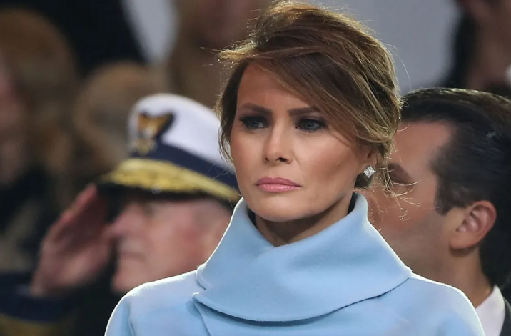 Melaniyanı qəzəbləndirdən qonaqlar: “Ev paltarında olarkən…”