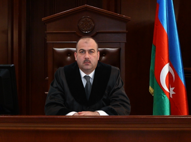 Akif Çovdarovun 30 milyonluq əmlakını özünə qaytaran hakim kimdir?